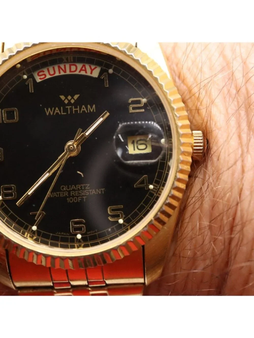 Waltham Day Date President Watch Fluted Bezel Vintage Quartz 6M55 Mens Gold Tone